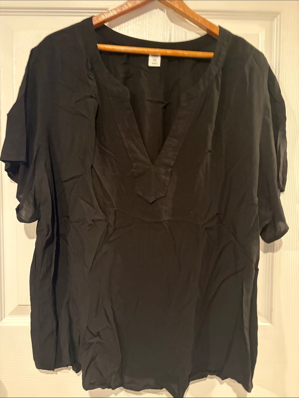 Old Navy Black V-Neck Short Sleeve Tunic